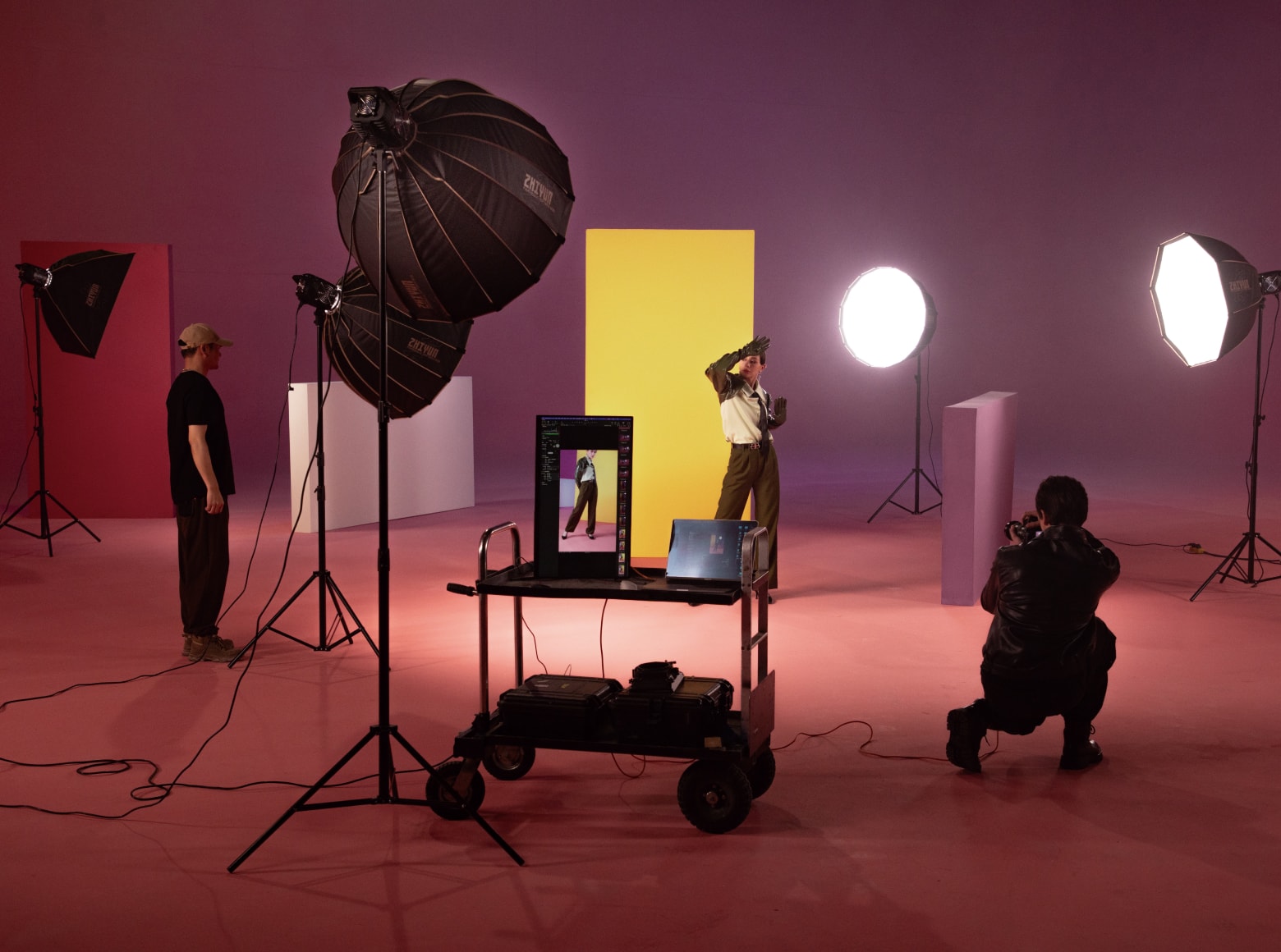 Zhiyun Molus B100